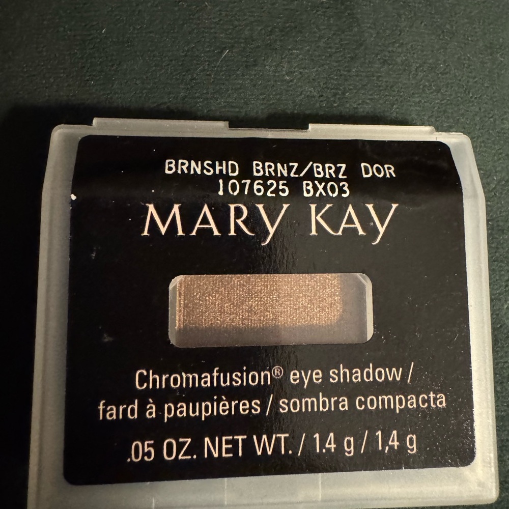 Mary Kay Chromafusion Shimmer Eyeshadow Compact
